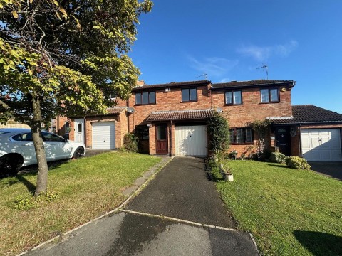 View Full Details for Walnut Way, RUGBY