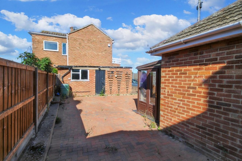 Images for Meadow Close, Northampton